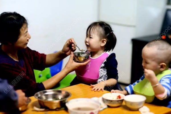 9歲女孩爭寵