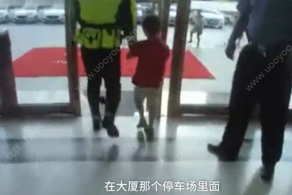 女子為教育兒子請人扮人販子嚇唬，結果兒子真丟了(4)