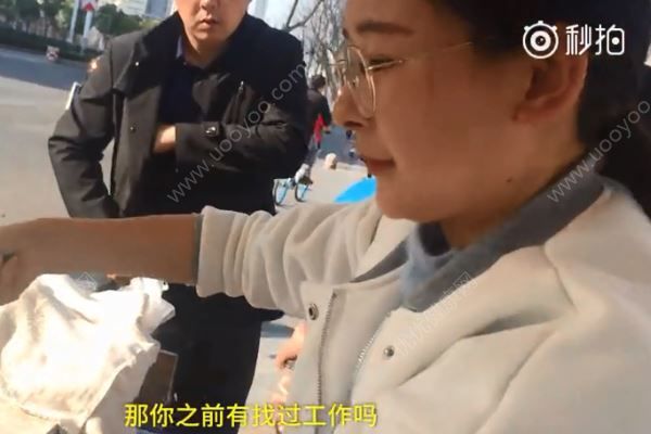 讀大專不如賣韭菜盒子，父親帶19歲女兒棄學擺攤(3)