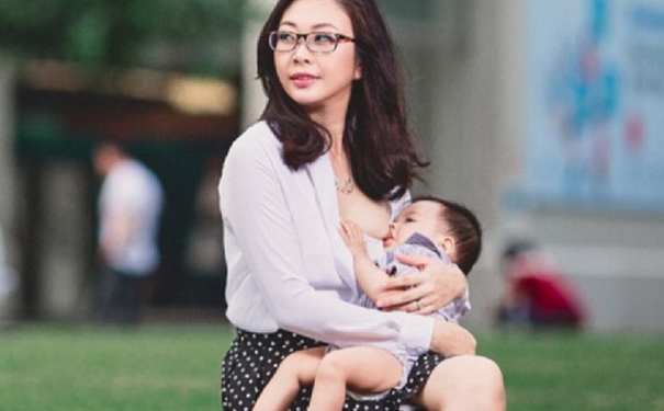 寶寶吃奶乳頭特別疼怎么辦？母乳喂養乳頭痛怎么辦？(1)