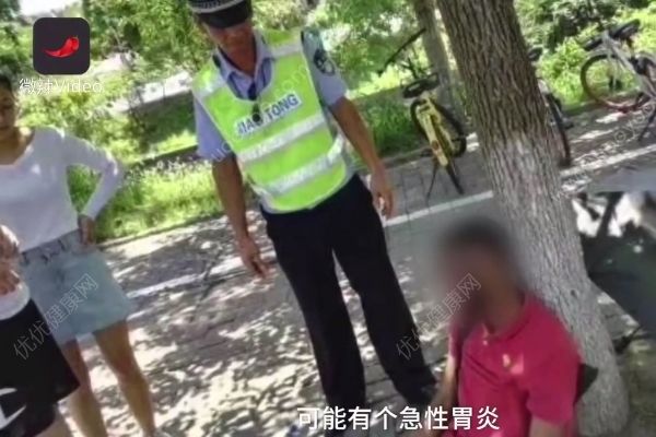 非洲留學生暈倒湖北街頭：剛果從沒這么熱(1)