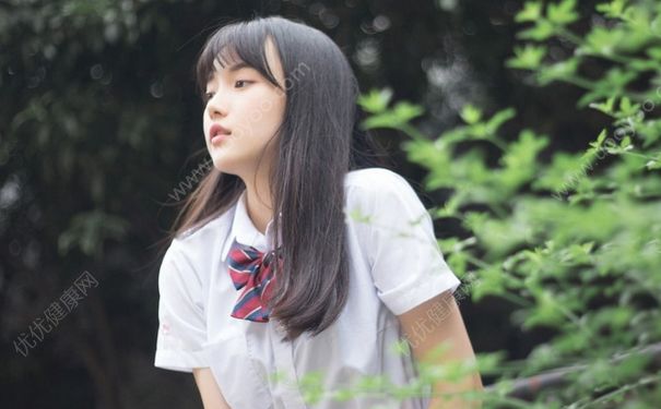 16歲女生胸部一大一小正常嗎？16歲乳房一大一小怎么辦？(4)