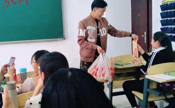 男班長為全班女生買冰糖葫蘆，冰糖葫蘆有什么營養(yǎng)價值？(1)