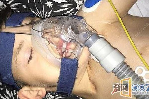 英國8歲男童患怪病：看電視太專注會(huì)停止呼吸(1)