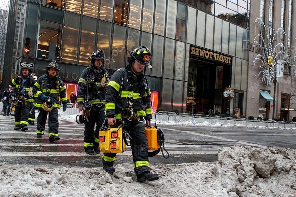 特朗普家的大樓著火了！已經(jīng)造成年人員傷亡！(2)