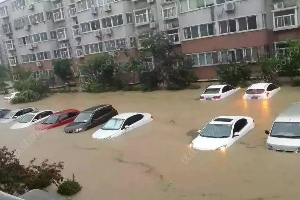 甘肅遭遇強(qiáng)對流天氣暴雨冰雹，已疏散群眾三百多人(4)