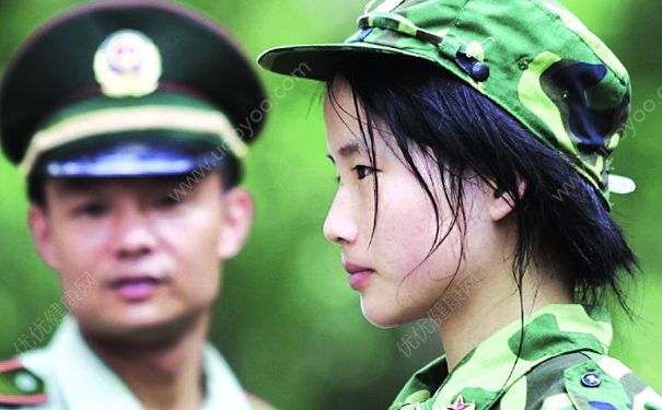 大學軍訓剪頭發嗎？軍訓女生扎什么頭發？(3)