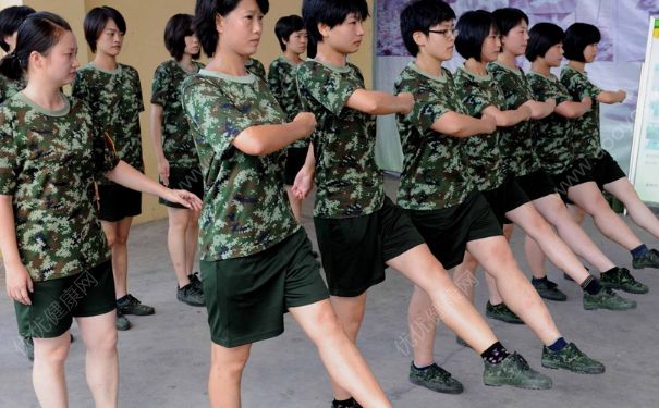 大學軍訓剪頭發嗎？軍訓女生扎什么頭發？(4)