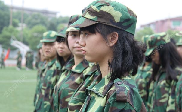 女生軍訓(xùn)需要準(zhǔn)備什么？女生軍訓(xùn)必備物品(2)