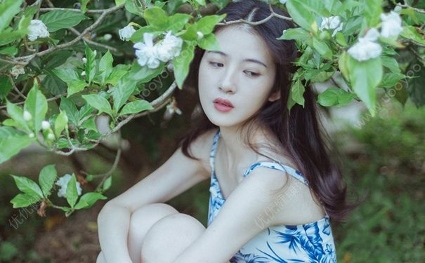 17歲女生胸部一大一小是什么原因？17歲乳房一大一小怎么辦？(4)