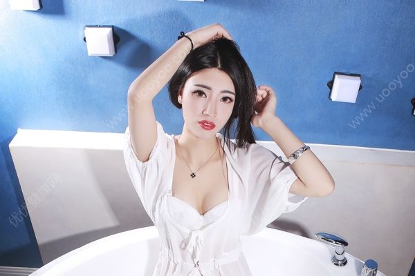 女生乳頭有白色東西是怎么回事？女生乳頭有白色分泌物怎么辦？(3)