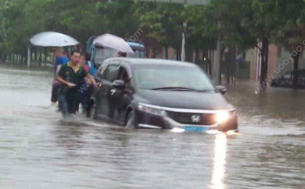 黑龍江直升機(jī)墜江起火 開車掉水里怎么自救？(6)