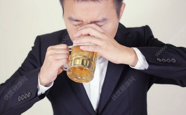 酒精肝的癥狀有哪些？酒精肝要怎么治療？(1)