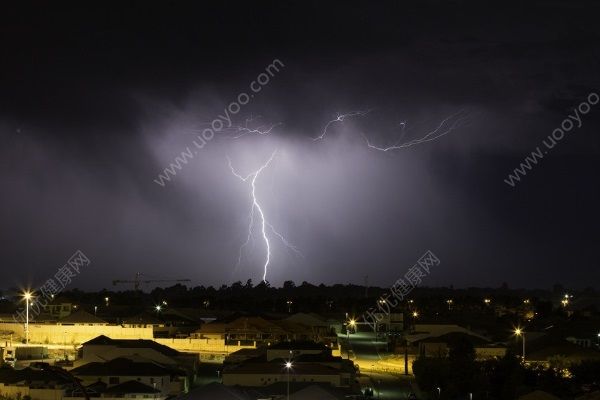 打雷可以用電腦嗎？打雷玩電腦會怎么樣？(2)