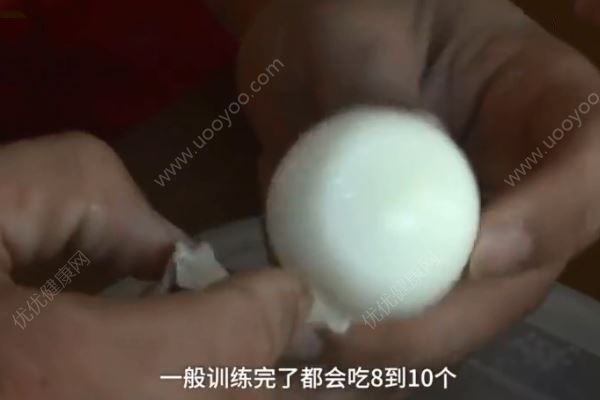 健身教練每天狂吃40個雞蛋，每天吃幾個雞蛋比較合適(2)