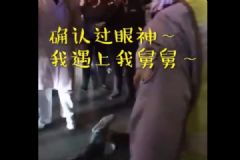 確認過眼神！醉漢騎車摔倒躺馬路上，急救醫生一看竟是舅舅！[多圖]