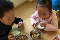 幼兒輔食添加注意事項有哪些？怎樣合理地給幼兒添加輔食[圖]