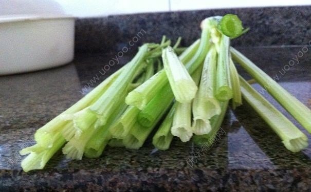 芹菜是粗纖維的菜嗎？芹菜中的纖維有什么作用？(2)