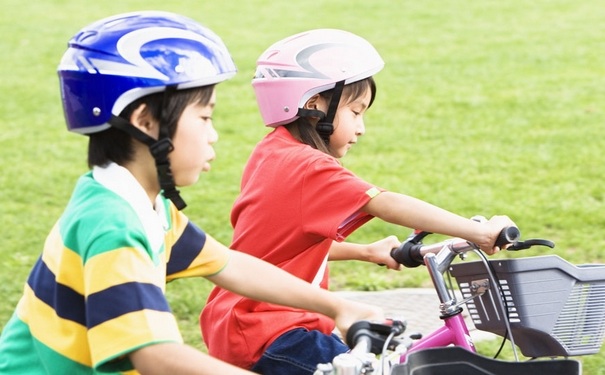 孩子能騎自行車嗎？孩子騎自行車好不好？(1)