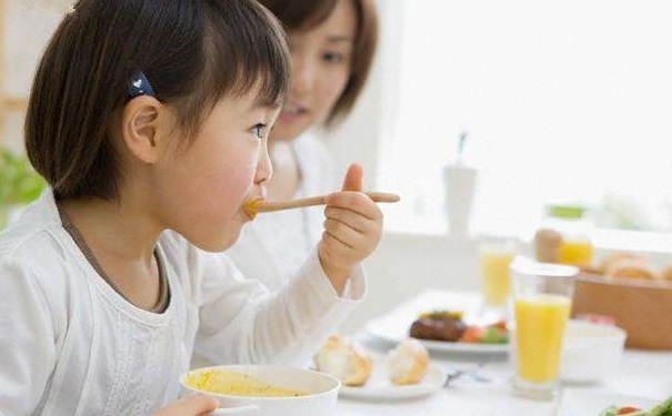 孩子不宜常吃哪些食物？哪些食物小孩不宜多吃？(1)