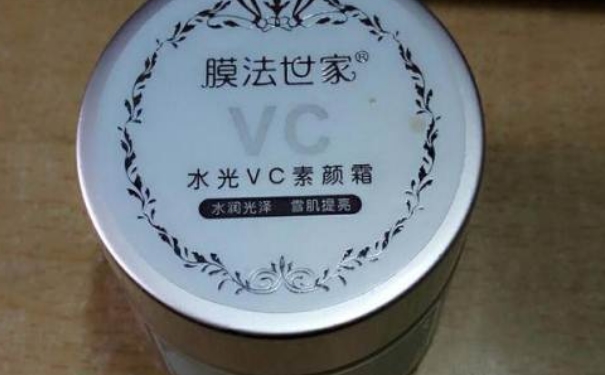 膜法世家水光vc素顏霜睡覺能搽嗎？膜法世家素顏霜使用步驟？(1)