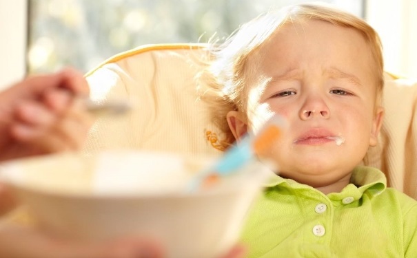 哪些錯誤做法讓孩子不愛吃飯？孩子不喜歡吃飯的原因有哪些？(1)